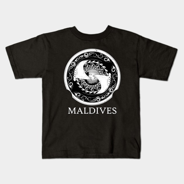 Giant Manta Ray Maldives Diving Kids T-Shirt by NicGrayTees